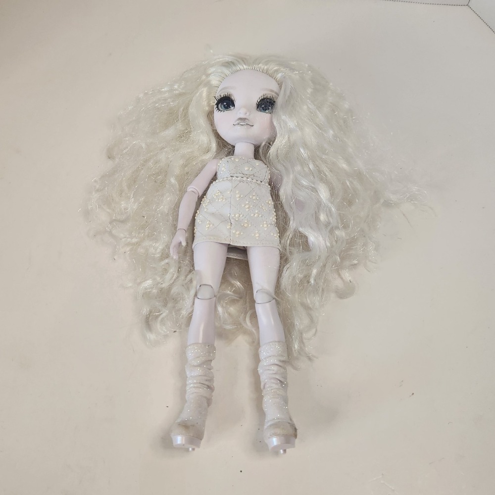 Shadow High Natasha Zima Doll Loose Rainbow High Grayscale Series 1 White Dress